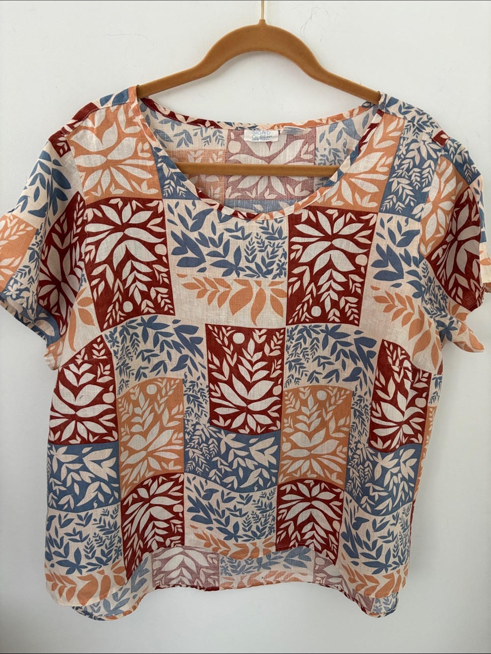 Sigrid Olsen linen blouse, scoop neck, rust red/cream/blue print, size 1x